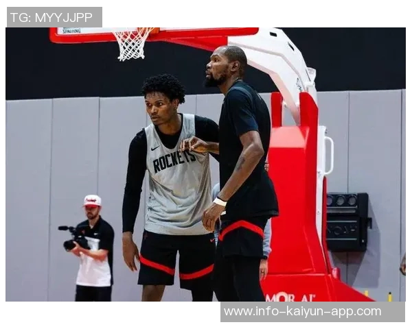 杜兰特盛赞申京与阿门默契配合展现完美同频状态