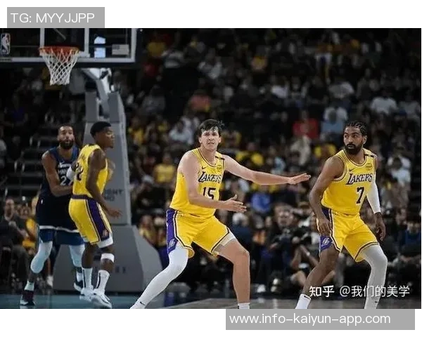 文森特解析与首发默契之道聚焦防守与组织为东契奇和里夫斯开辟空间