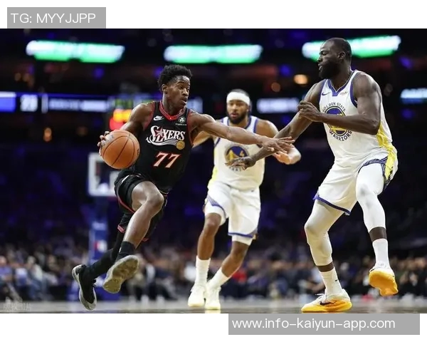 小弟埃奇库姆助力马克西狂砍35分三分球表现出色展现实力